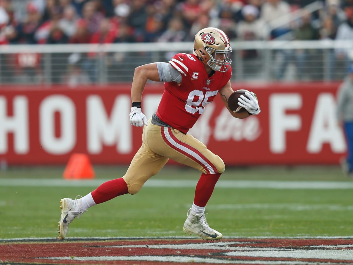 Los Angeles, CA, USA. 30th Jan, 2022. San Francisco 49ers fans react to San  Francisco 49ers tight end George Kittle (85) touchdown in the third quarter  during the NFL championship game at