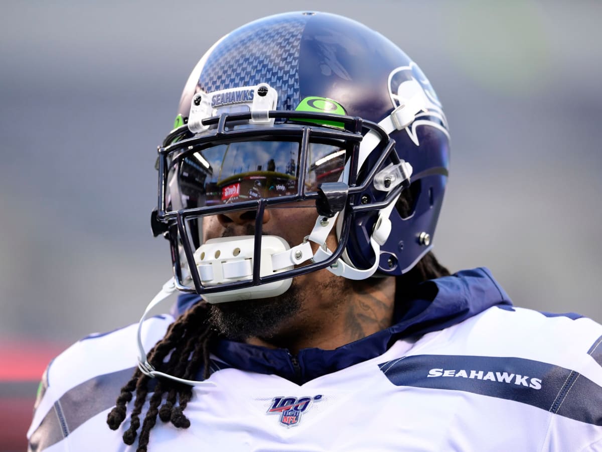 Seahawks' Marshawn Lynch goes viral telling young players: 'Take care of  y'all money'