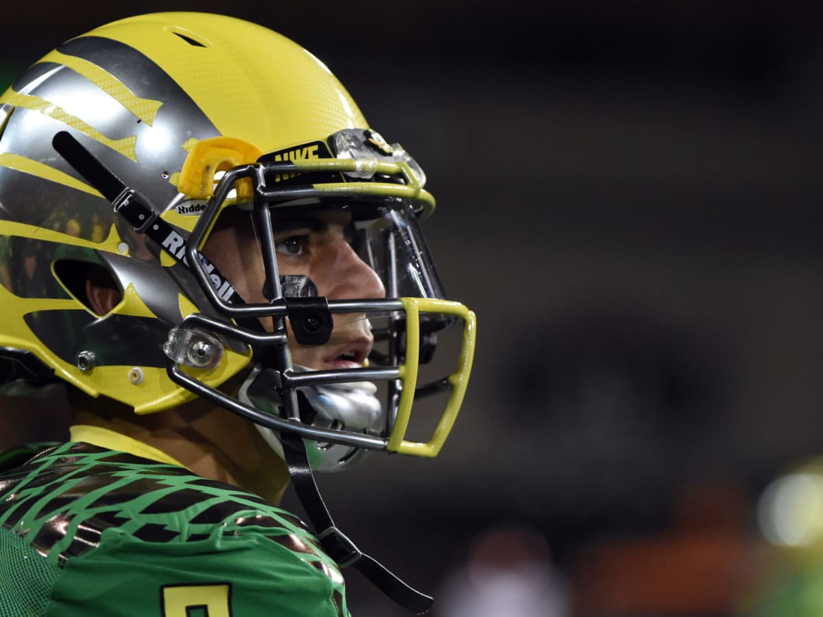 Oregon Ducks to wear yellow jerseys, nightmare green pants and