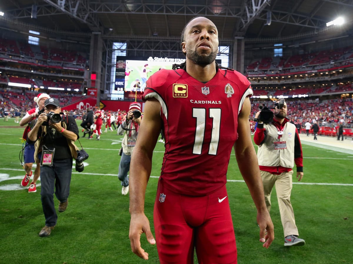Cardinals' Larry Fitzgerald puts off retirement to return for 15th