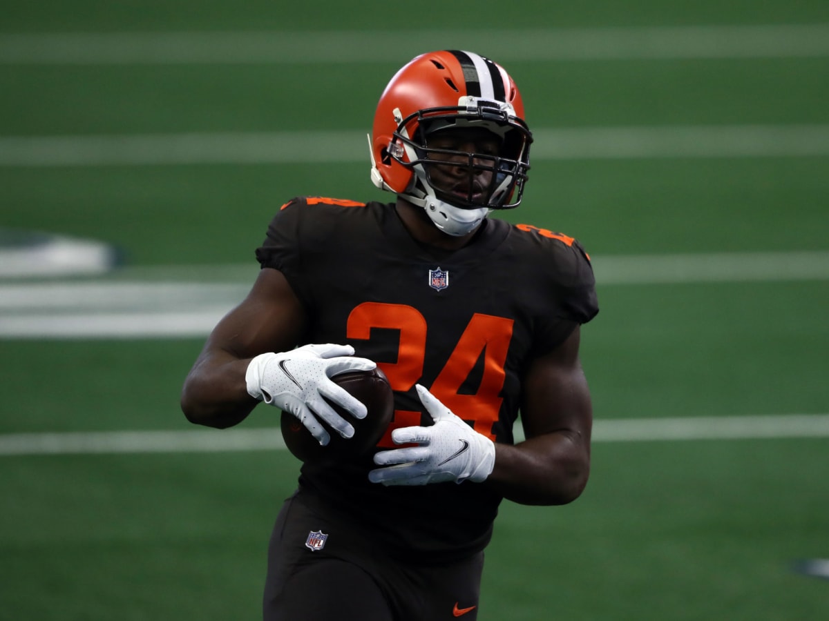 Browns RB Nick Chubb Goes Viral After Jersey Reveal