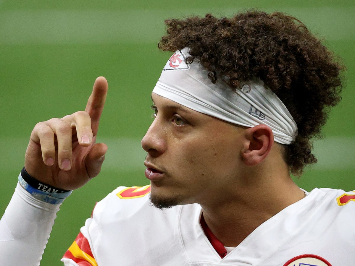 NFL Fans React To What Patrick Mahomes Said About Justin Fields - The Spun:  What's Trending In The Sports World Today