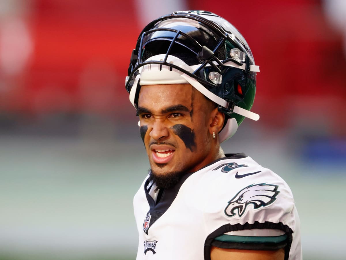 Here's How Eagles Quarterback Jalen Hurts Reacted to Getting Benched on  Sunday NIght - EssentiallySports