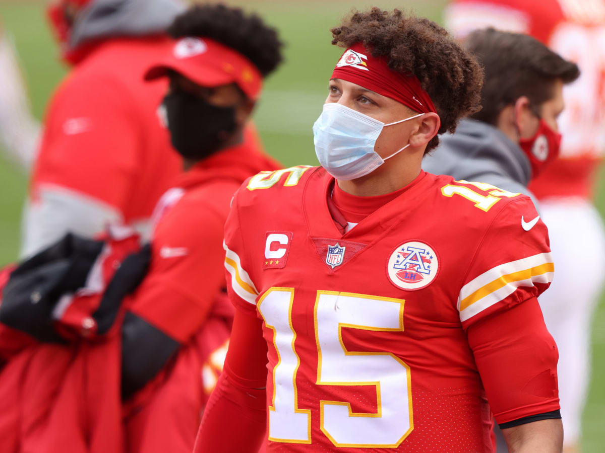 Patrick Mahomes makes controversial decision late in Chiefs win