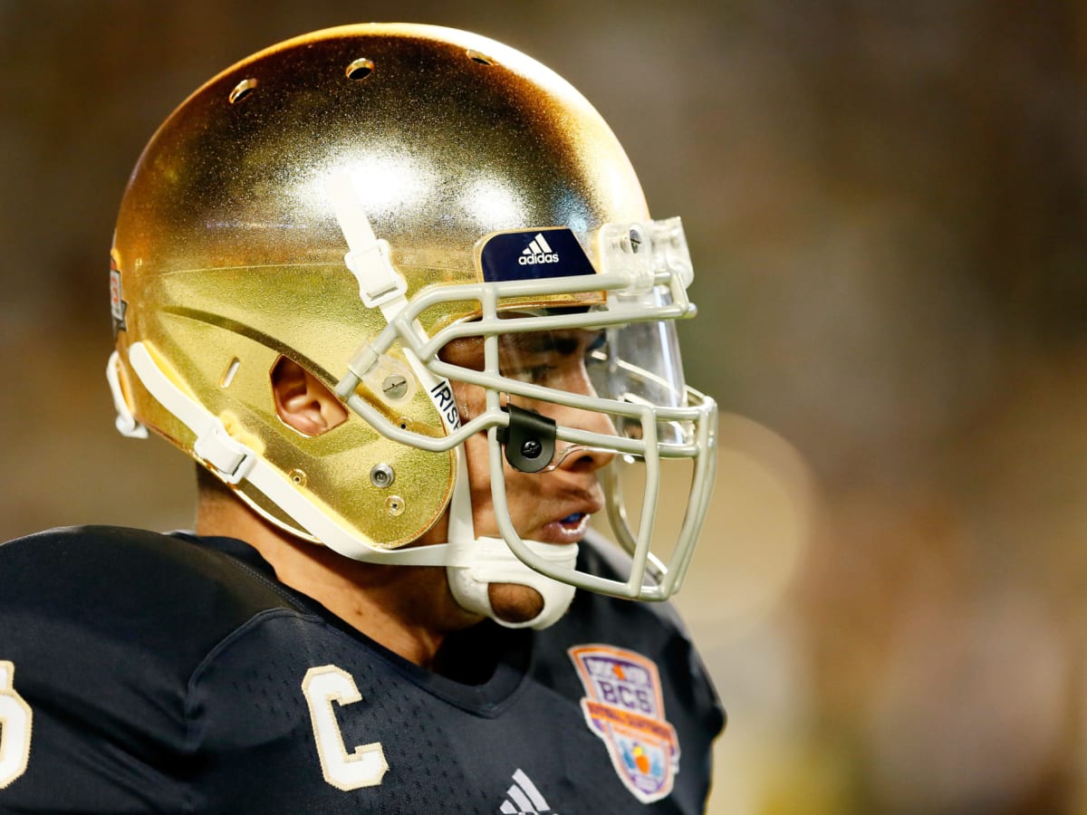 Manti Te'o Career At Notre Dame: A Forgotten Beast - Gridiron Heroics