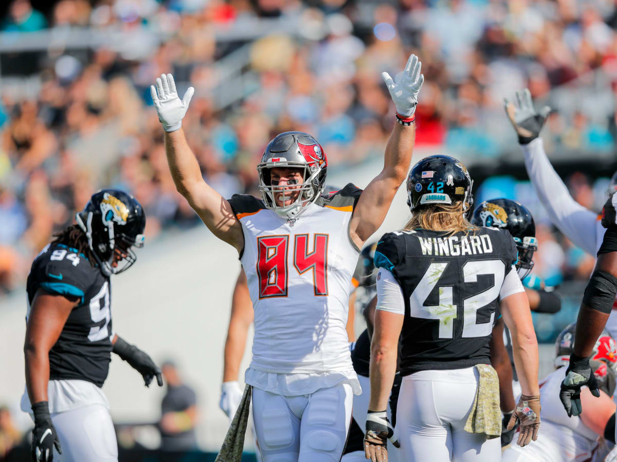 Cameron Brate Meets With The Media - Bucs Report