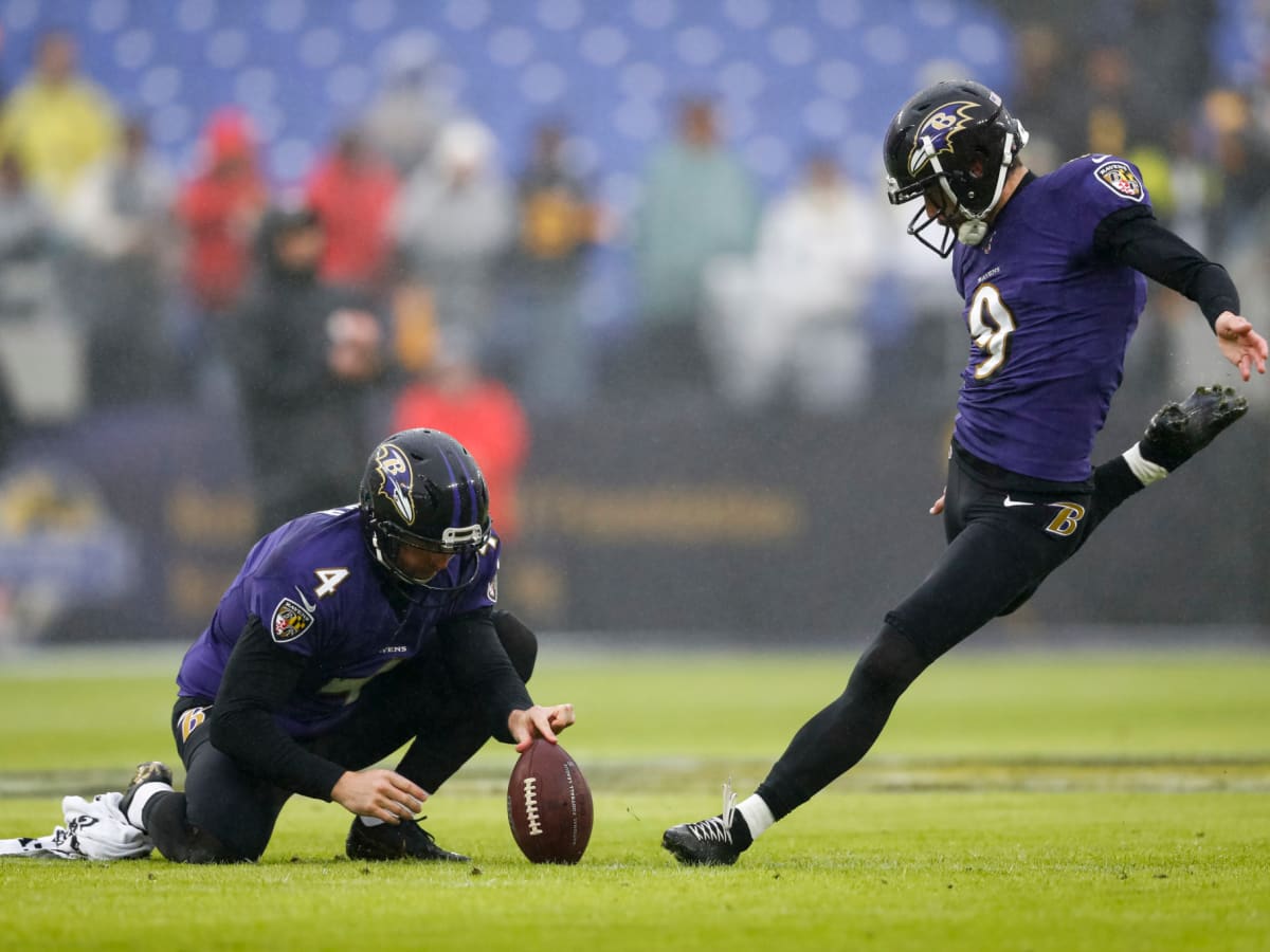 At open practice, Justin Tucker reminds fans and Ravens he's no average  kicker