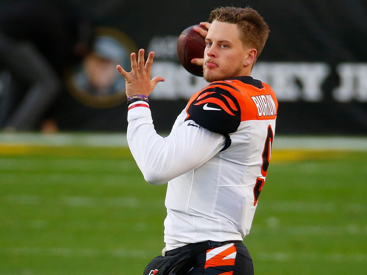 Joe Burrow on Scar From ACL Surgery After Cincinnati Bengals