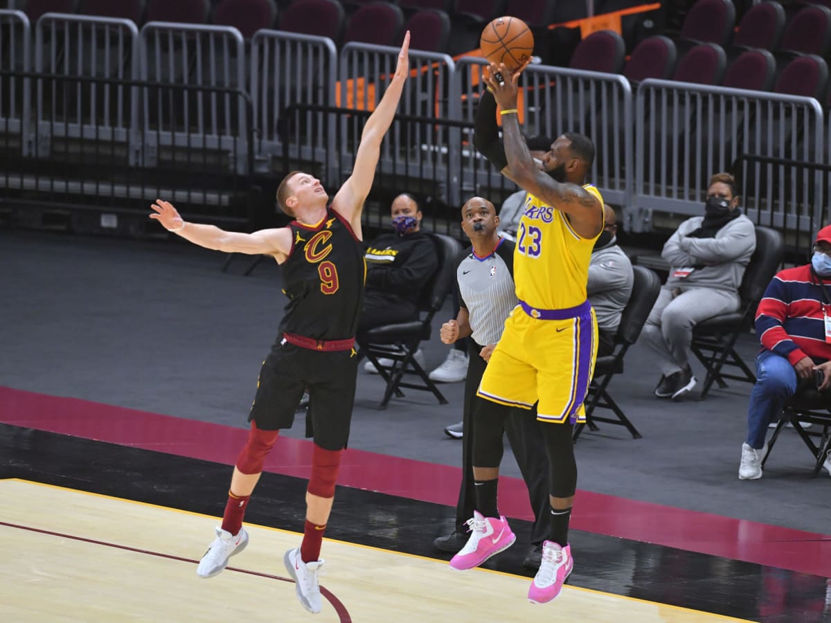 LeBron James dazzles in Lakers win on fun-filled return to Cleveland