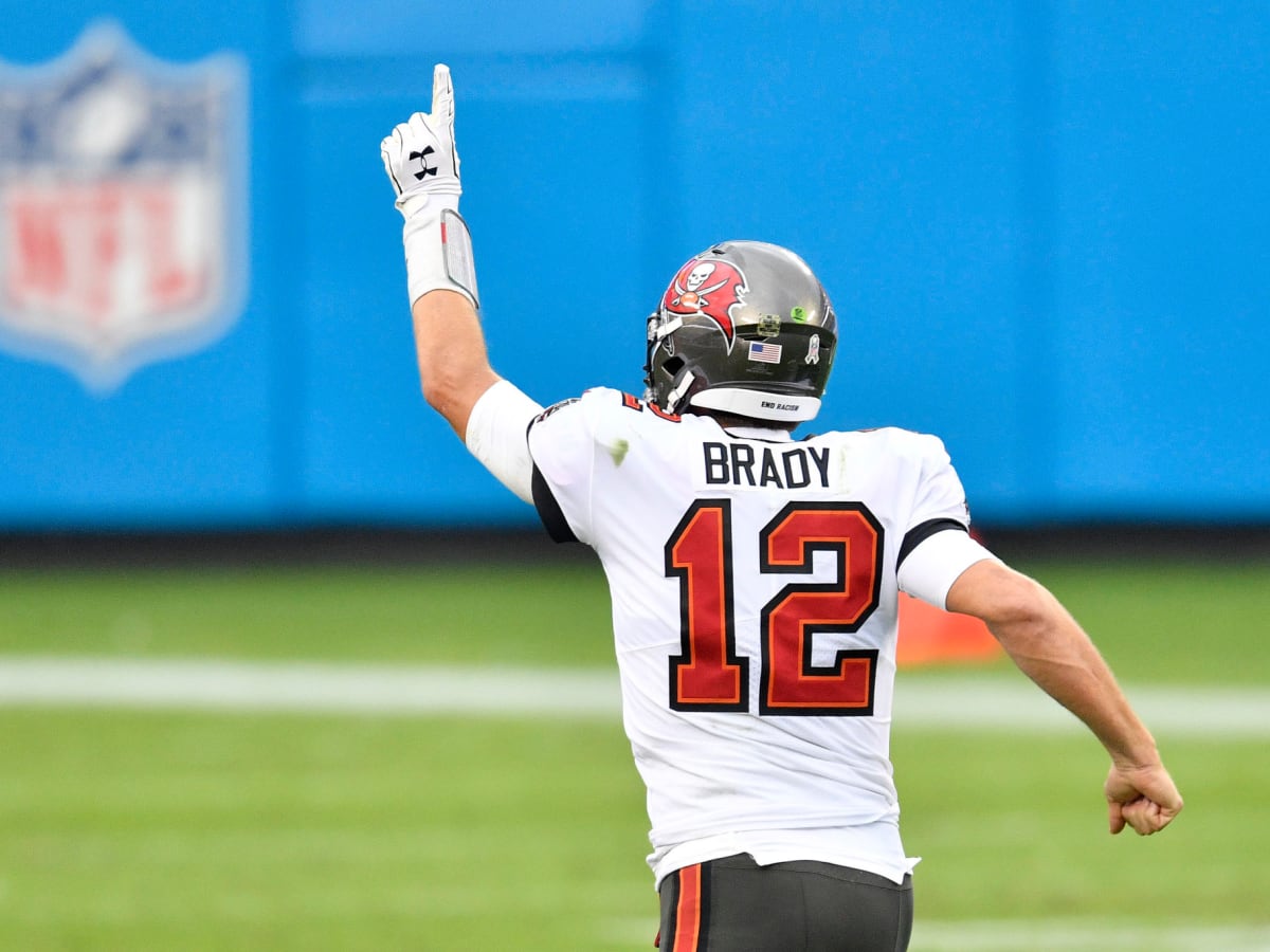 Watch: Tom Brady destroys Lions for 348 yards, 4 TDs in one half