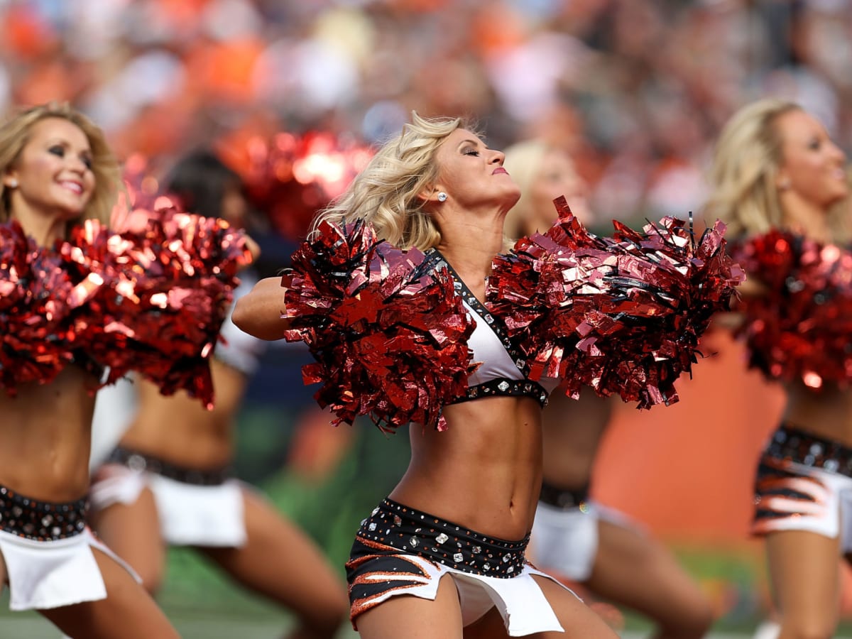 Photos: NFL Cheerleader Is Going Viral On TikTok - The Spun: What's  Trending In The Sports World Today