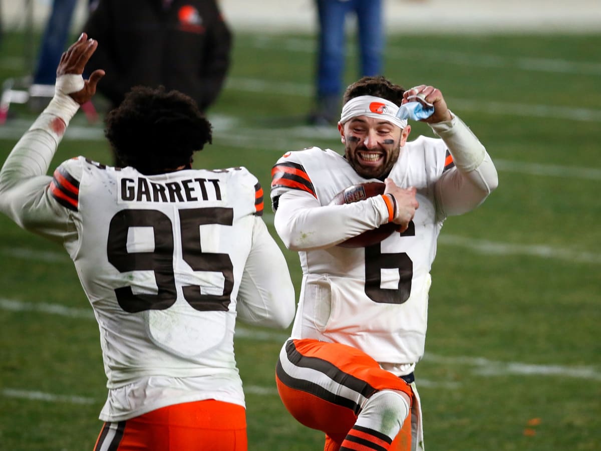 Browns shock Steelers, win first playoff game since 1995