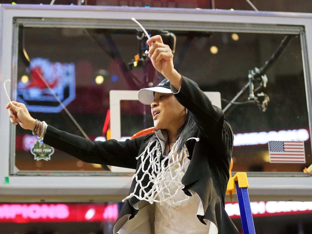Dawn Staley's fashion on the sidelines during March Madness 2023