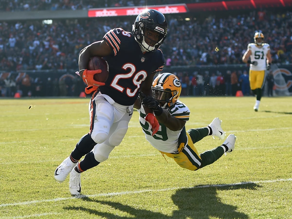 Chicago Bears running back Tarik Cohen (29) before an NFL football