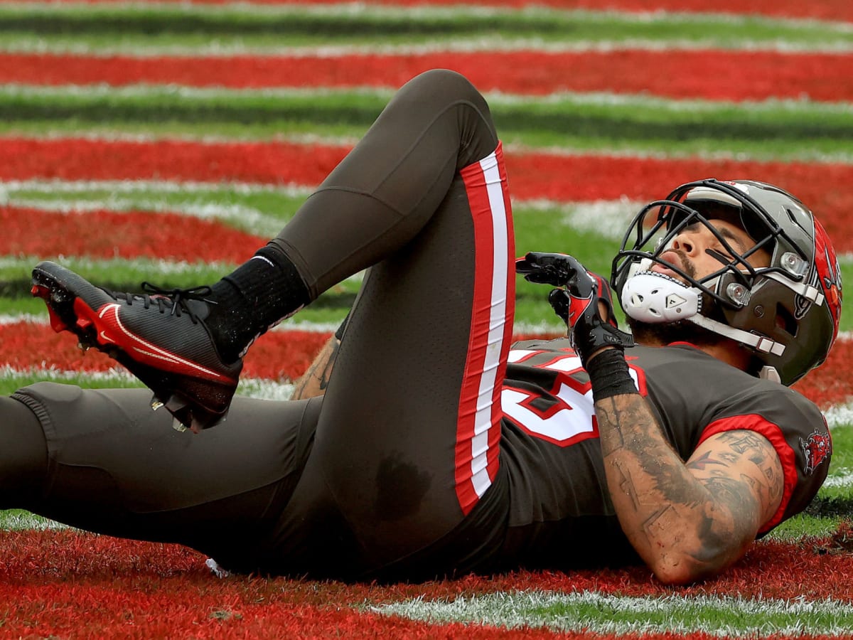 Buccaneers WR Mike Evans avoids structural damage to knee, could play vs  Washington