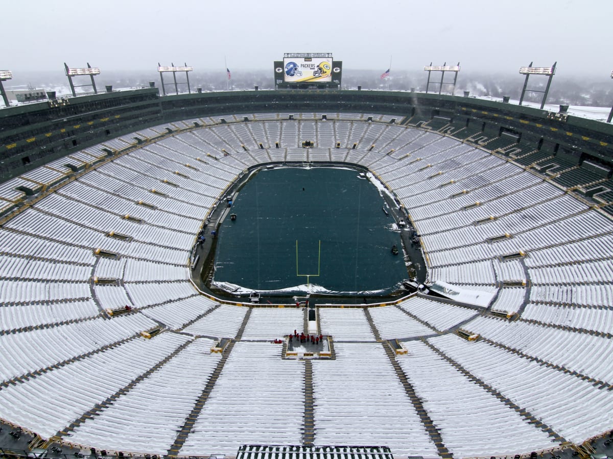 Photo: Fans At Tonight's Packers Snow Game Are Going Viral - The Spun:  What's Trending In The Sports World Today