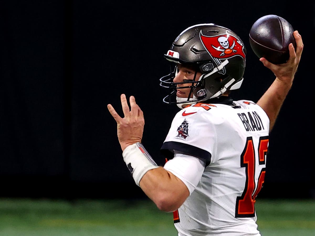 Tom Brady's surprise reaction in Bucs game vs. Panthers goes viral