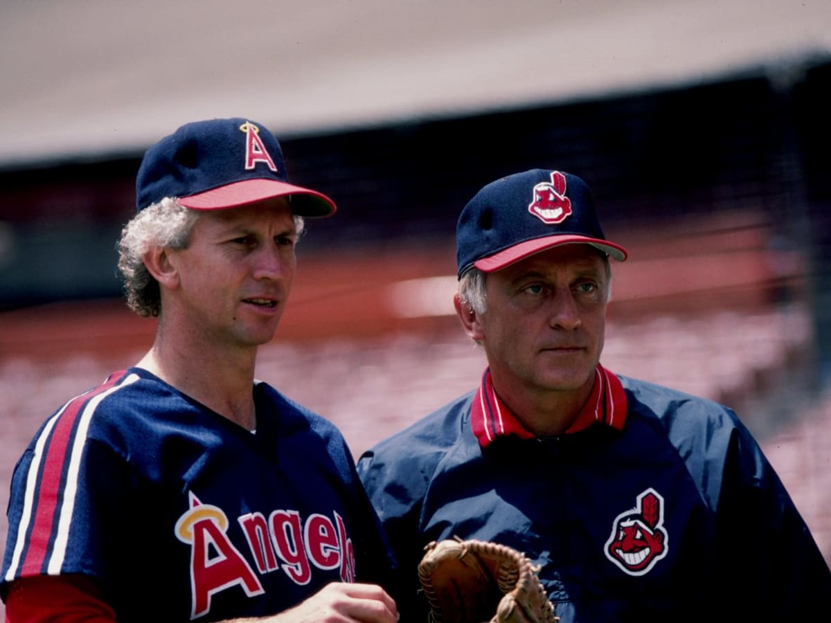 Don Sutton, Hall of Fame pitcher for Dodgers, dies at 75