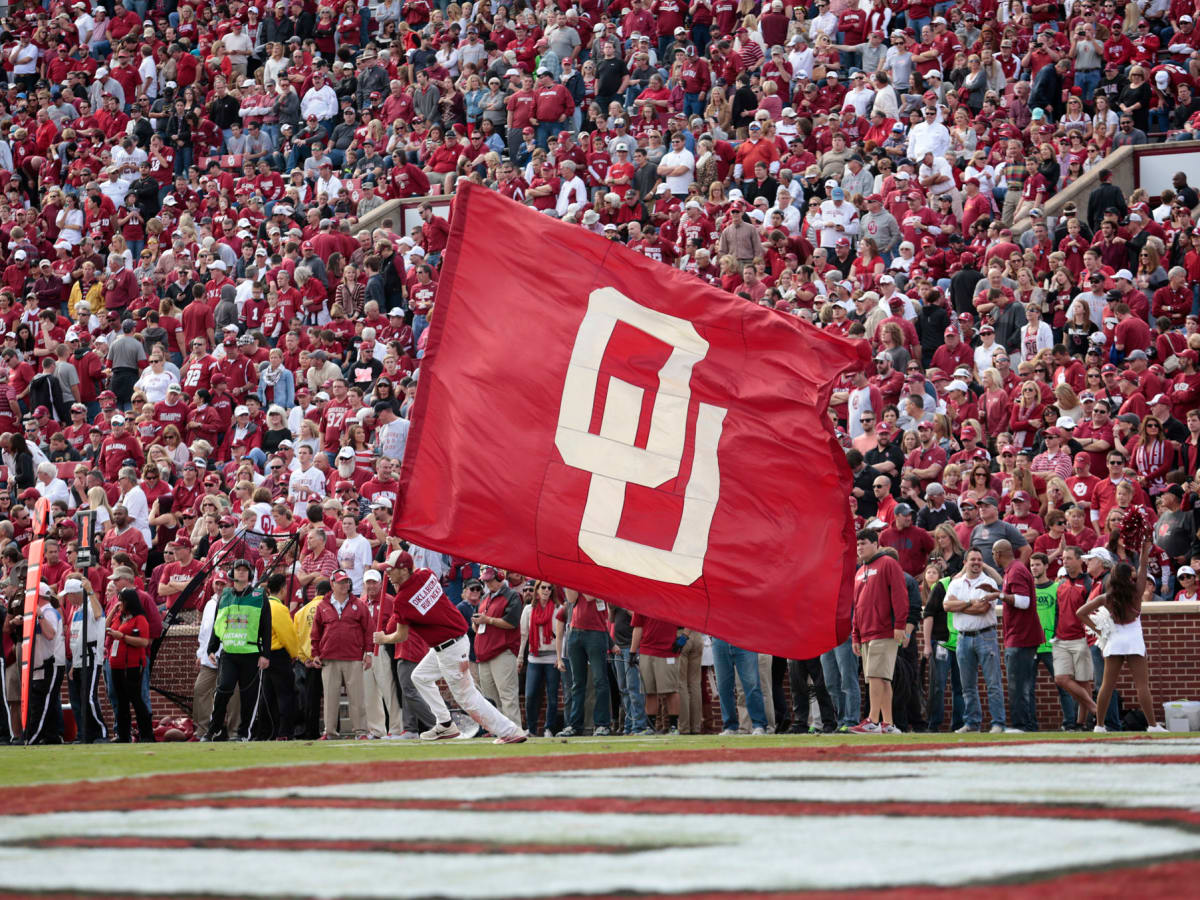 Oklahoma, Texas to wear gold-accented jerseys for Red River Rivalry -  Sports Illustrated