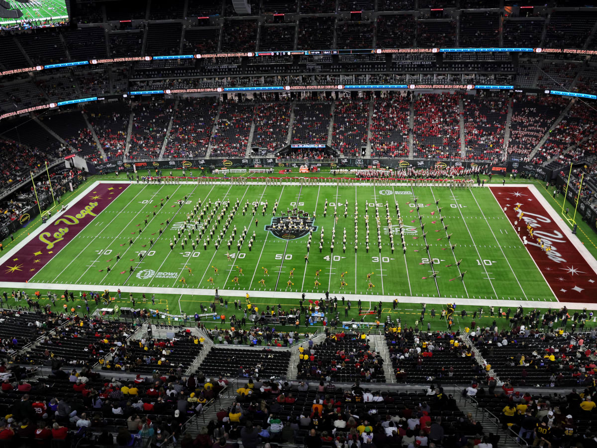 There Are 6 Bowl Games Today - Here's The Schedule - The Spun