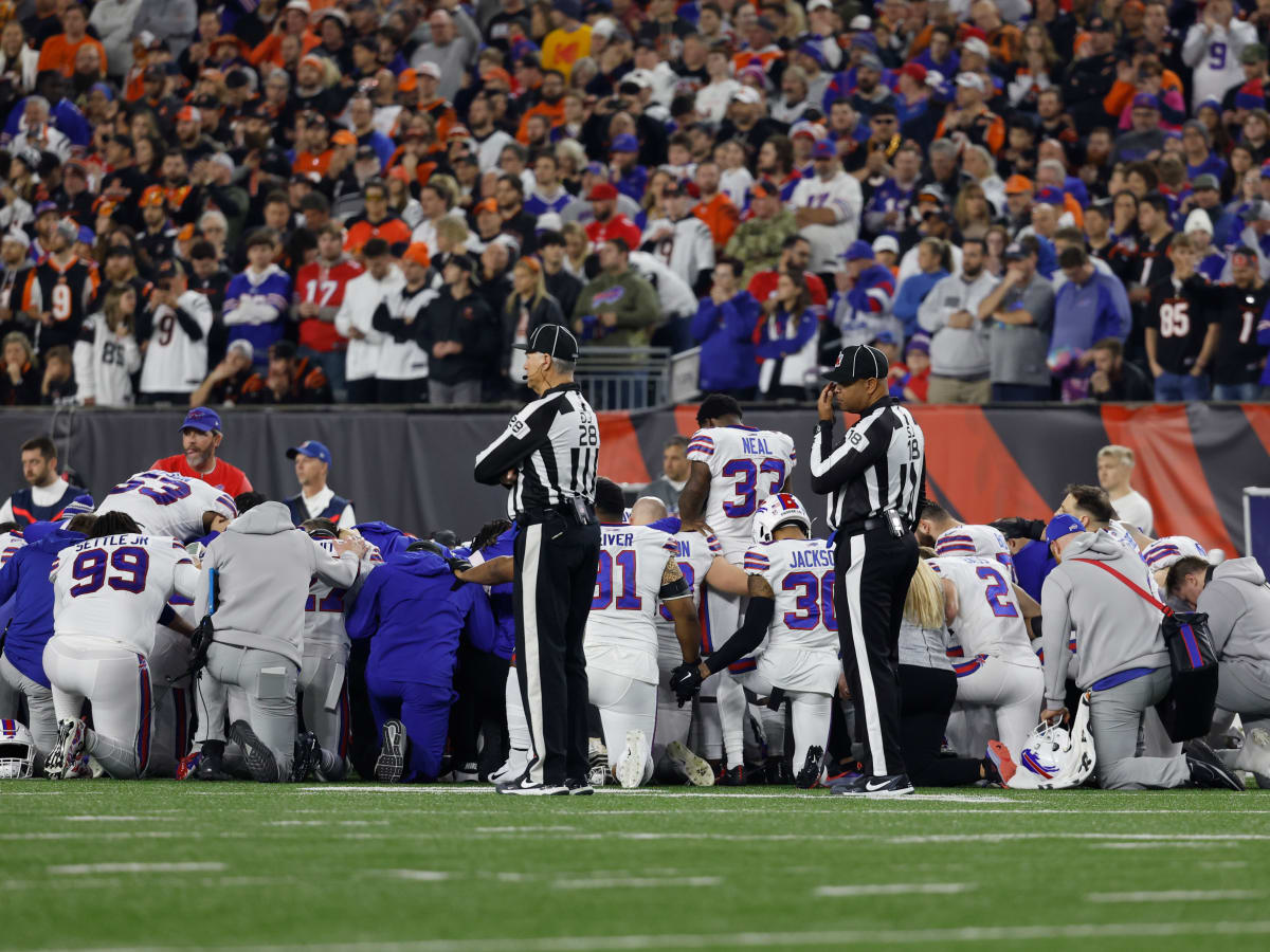 NFL World Reacts To The Bengals vs. Bills Decision - The Spun: What's  Trending In The Sports World Today