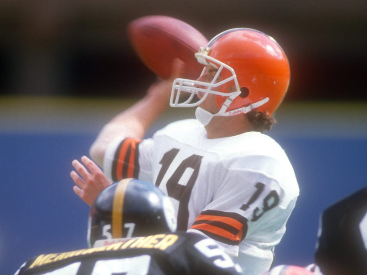 Former Browns QB Bernie Kosar talks about having over 100 concussions, and  protecting today's youth - Dawgs By Nature