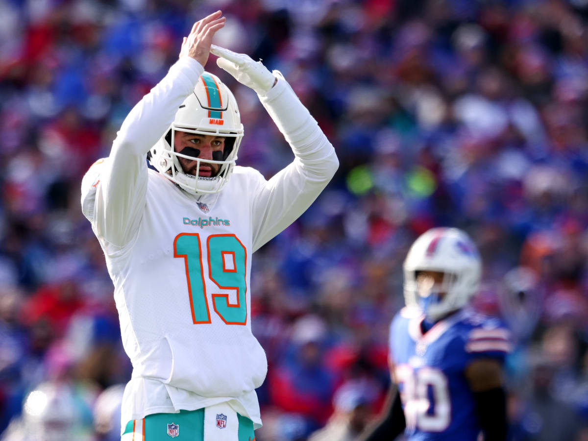 Dolphins QB Skylar Thompson to start wild-card game vs. Bills - ESPN