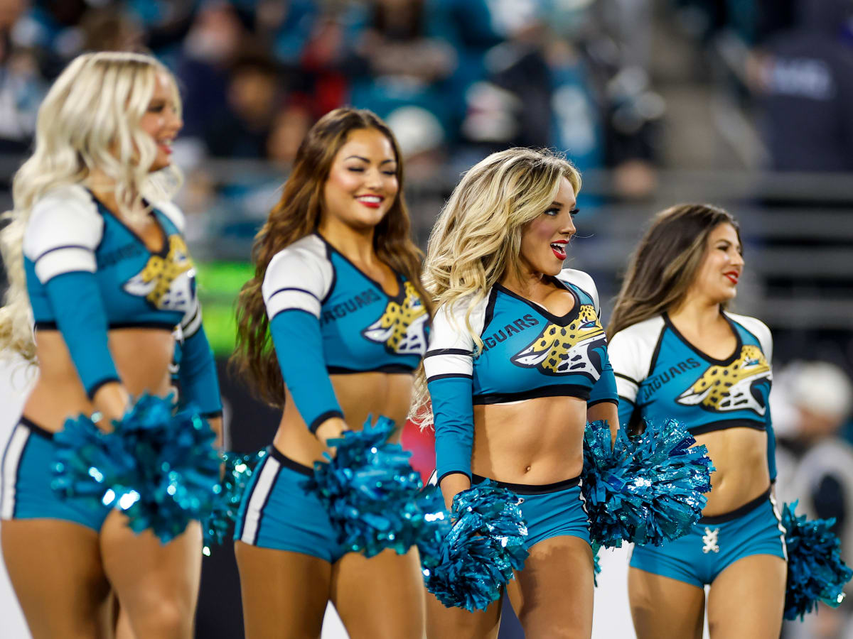 The ROAR Of The Jaguars–Part Two – Ultimate Cheerleaders