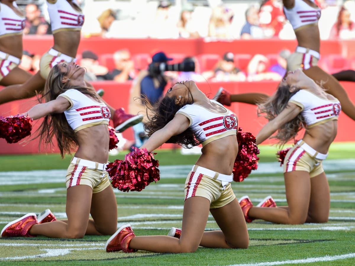 49ers Cheerleader Going Viral Before Thursday Night's Game - The