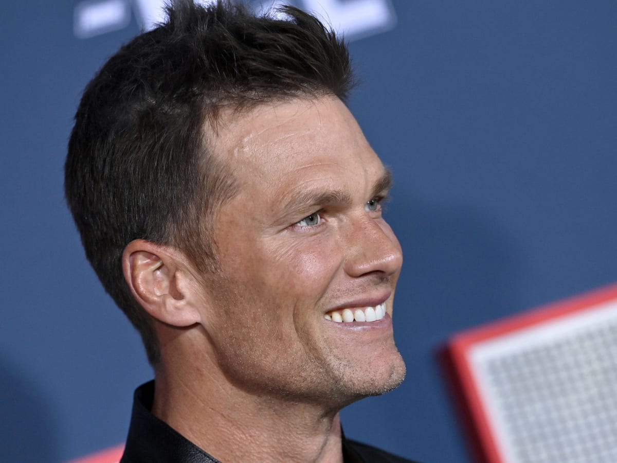 NFL Fans React To Tom Brady's Retirement Weight Loss - The Spun: What's  Trending In The Sports World Today