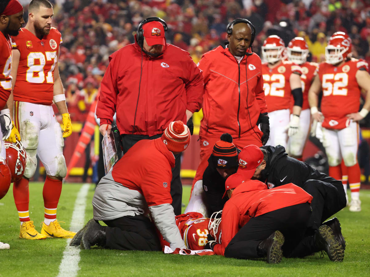 NFL World Reacts To Notable Chiefs Injury Announcement - The Spun