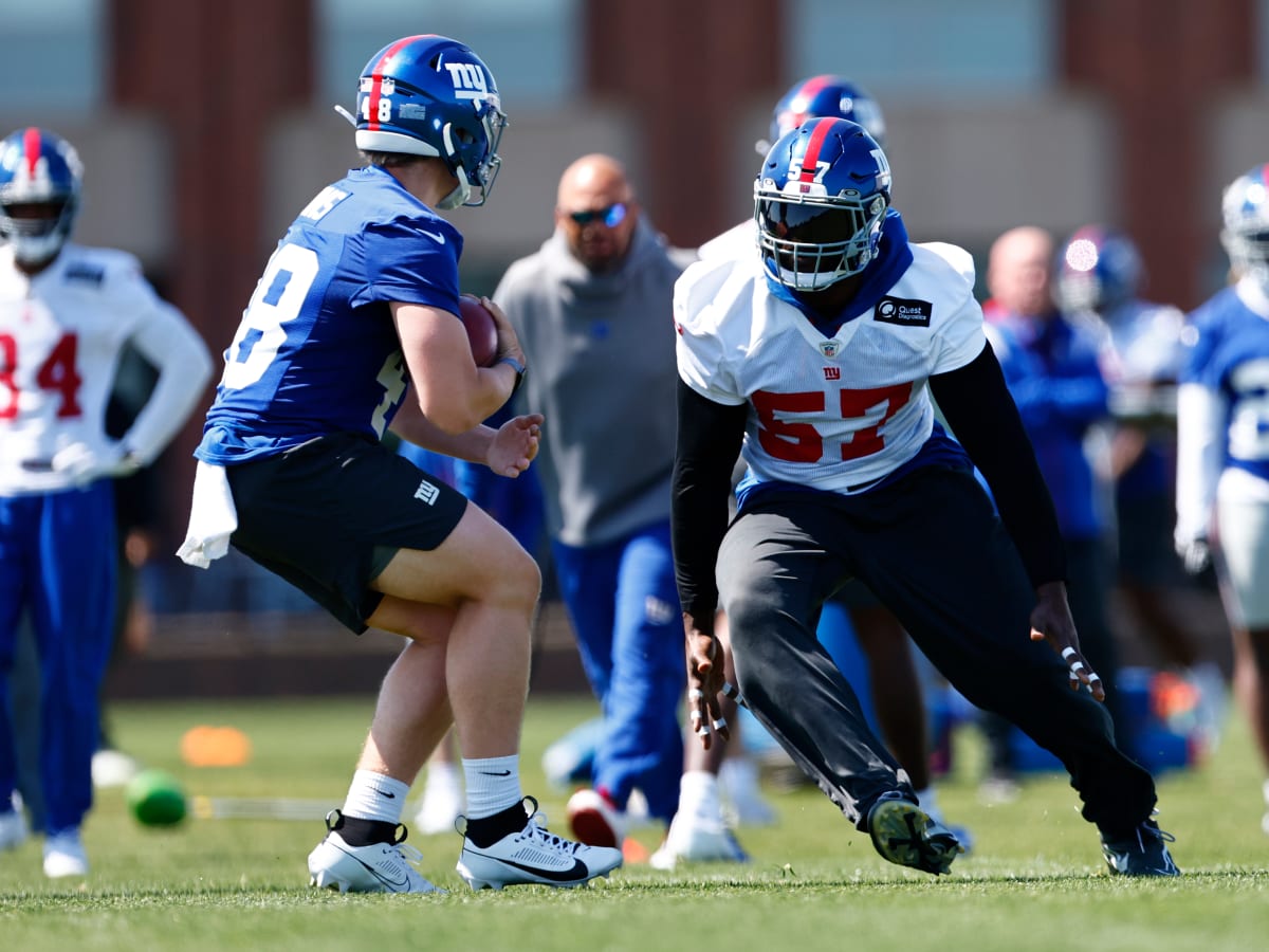 Giants put ascending linebacker on IR, ending his season 