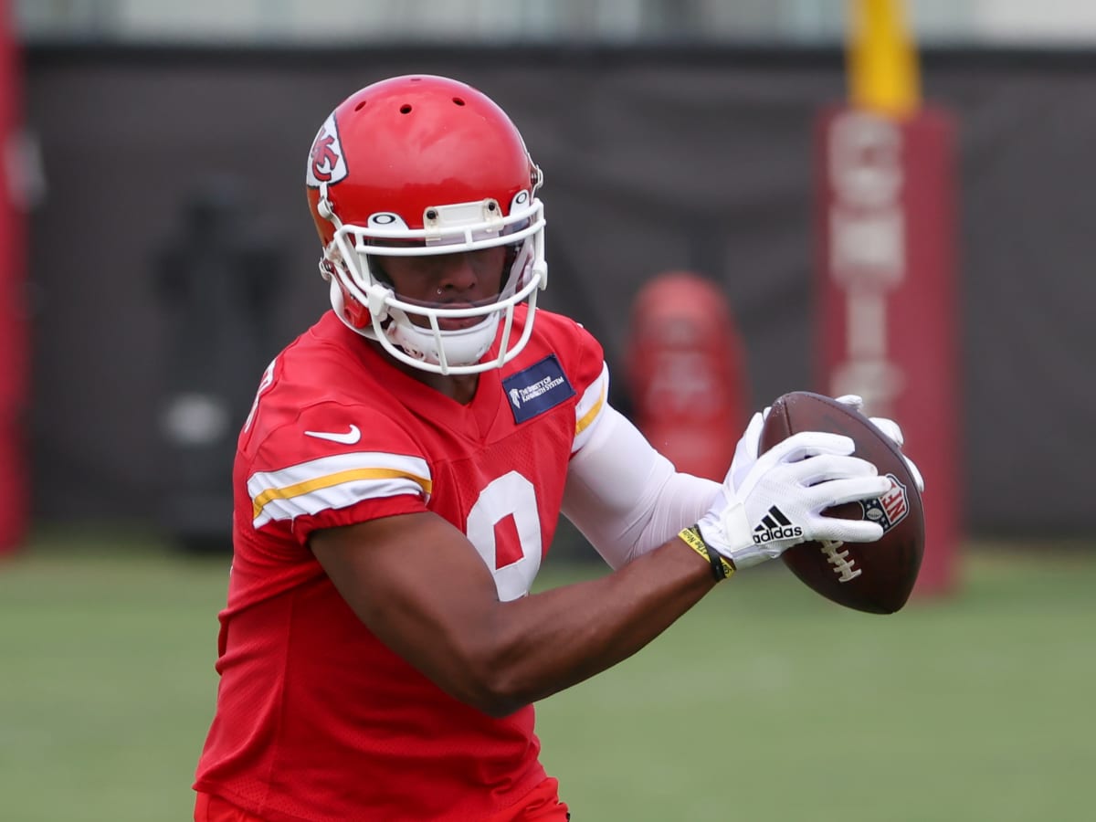 JuJu Smith-Schuster Flashes Potential on Day Two of Patriots Training Camp