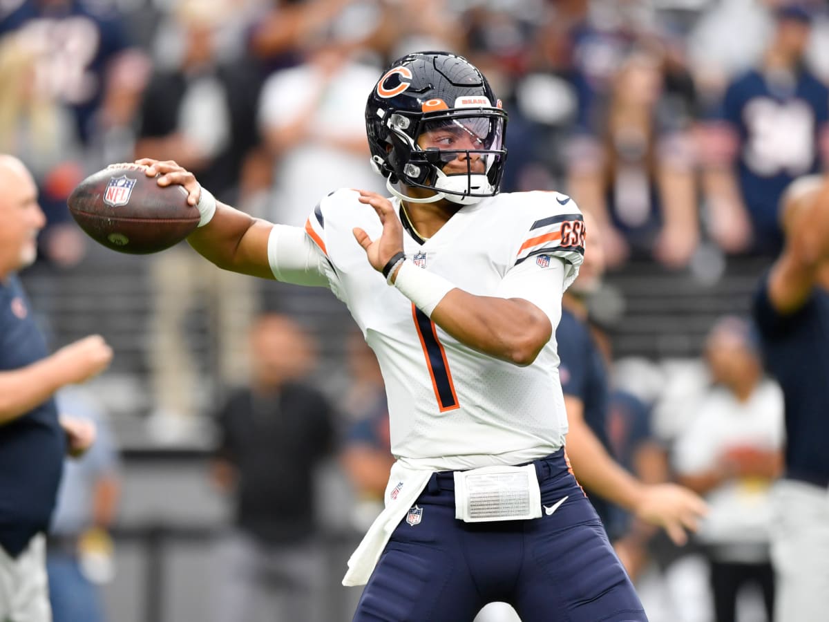 Bears QB Justin Fields on playing in Chicago weather: 'I hope we get a  dome'