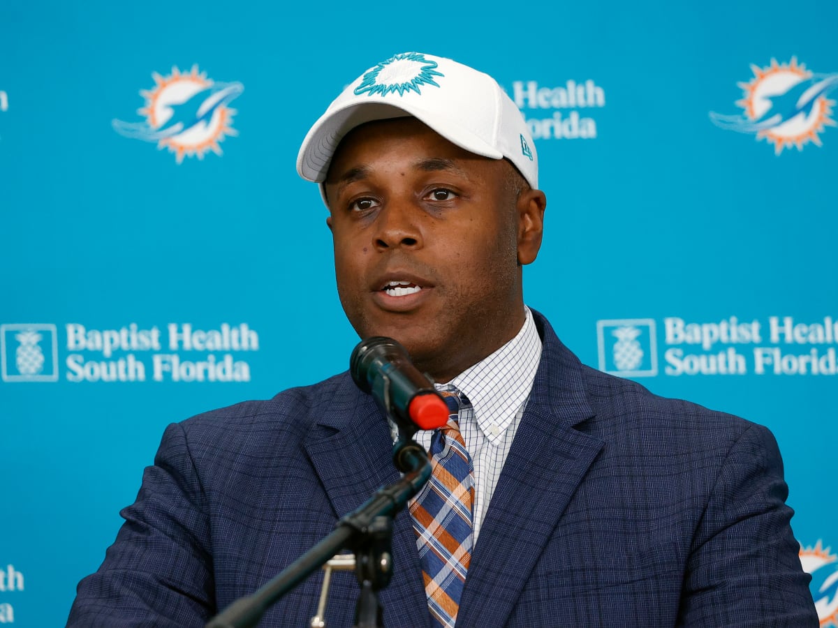 Miami Dolphins finalize hiring of Chris Grier as general manager