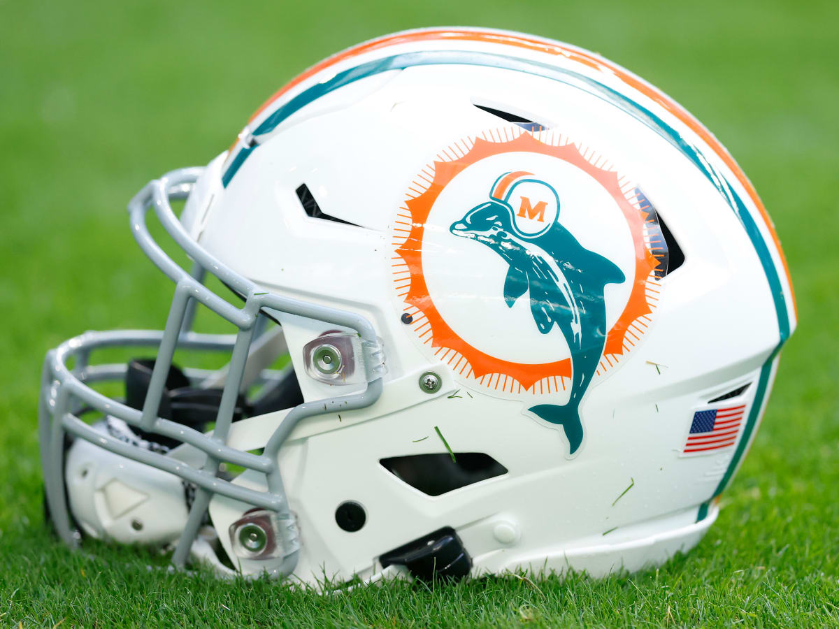 Mike McDaniel Reacts To Dolphins' Heartbreaking Front Office Loss