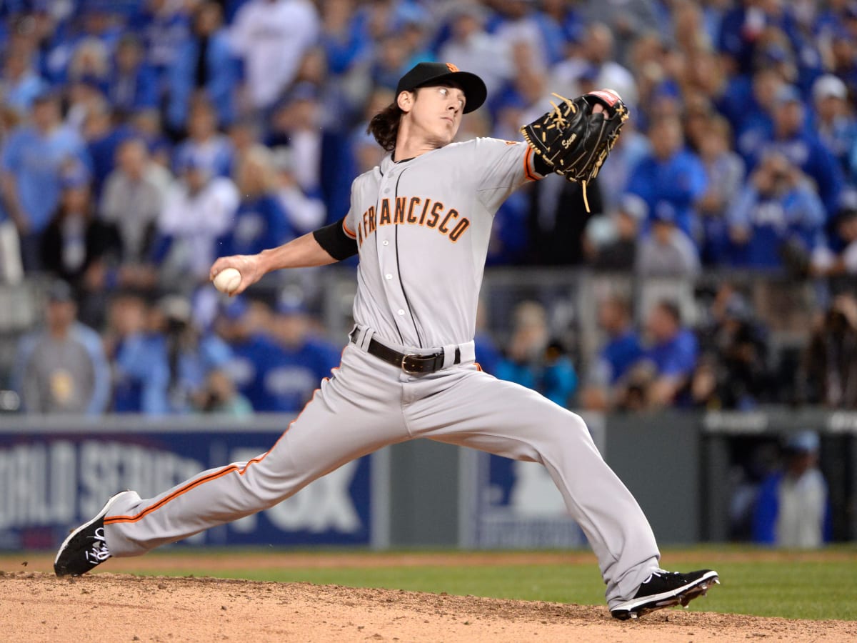 Giants announce death of former All-Star pitcher Tim Lincecum's