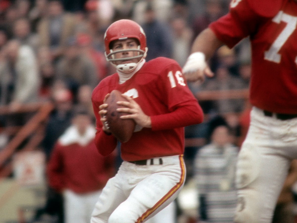 NFL Hall Of Fame QB Reportedly Placed Into Hospice Care - The