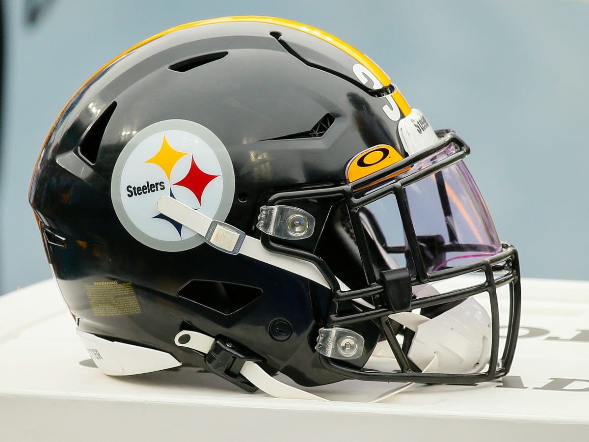 Steelers Running Back Punished For Illegal Use Of His Helmet - The Spun:  What's Trending In The Sports World Today