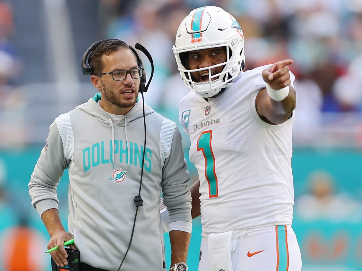 NFL World Reacts To Miami's Locker Room Announcement - The Spun