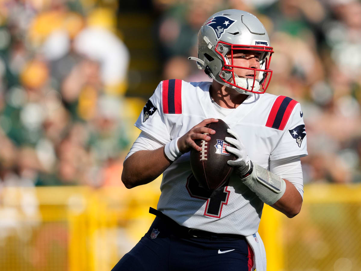 Patriots quarterback Bailey Zappe throws touchdown against Green Bay