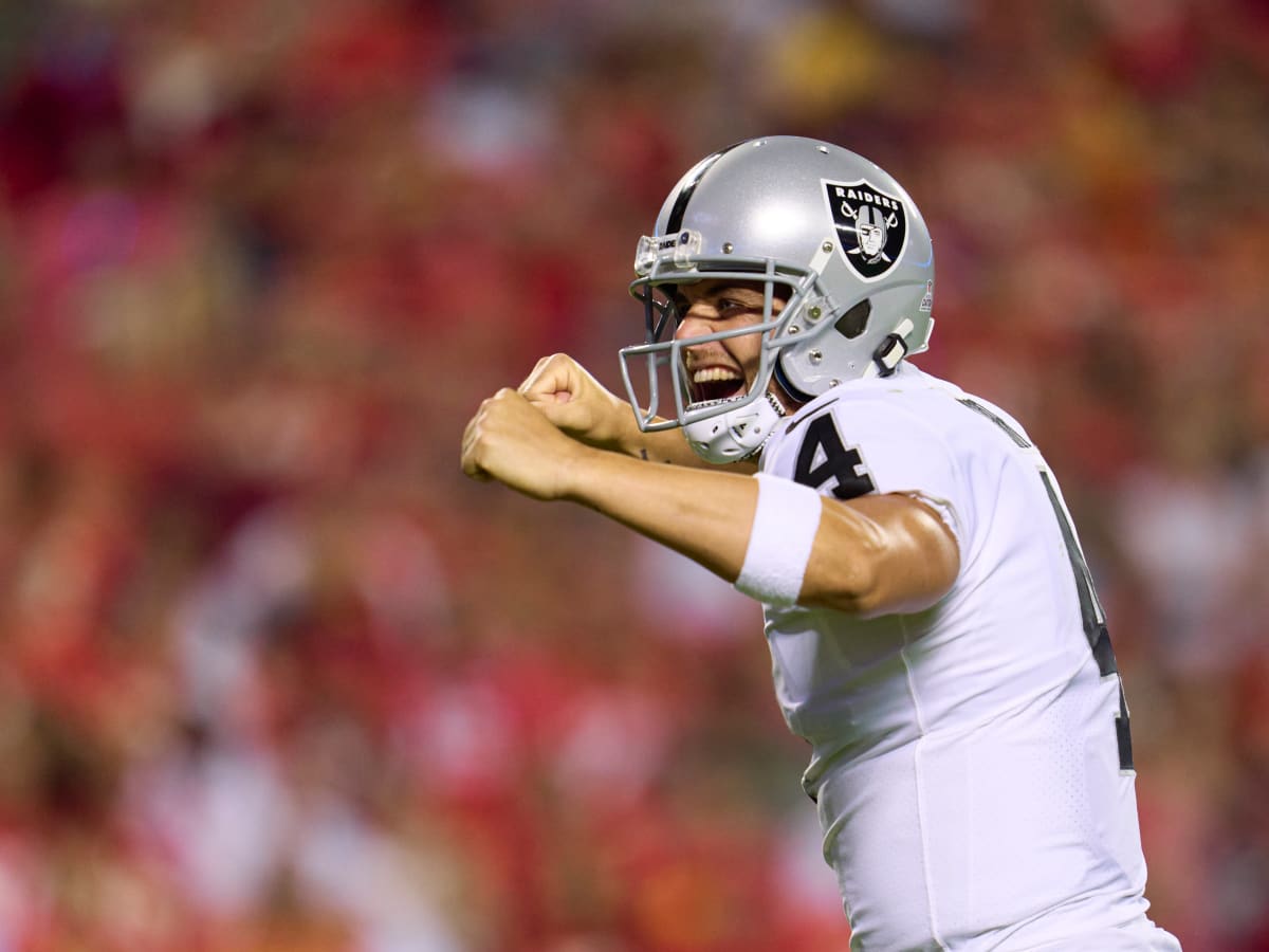 Derek Carr jokes at Pro Bowl Games about eventual Raiders trade [VIDEO] 