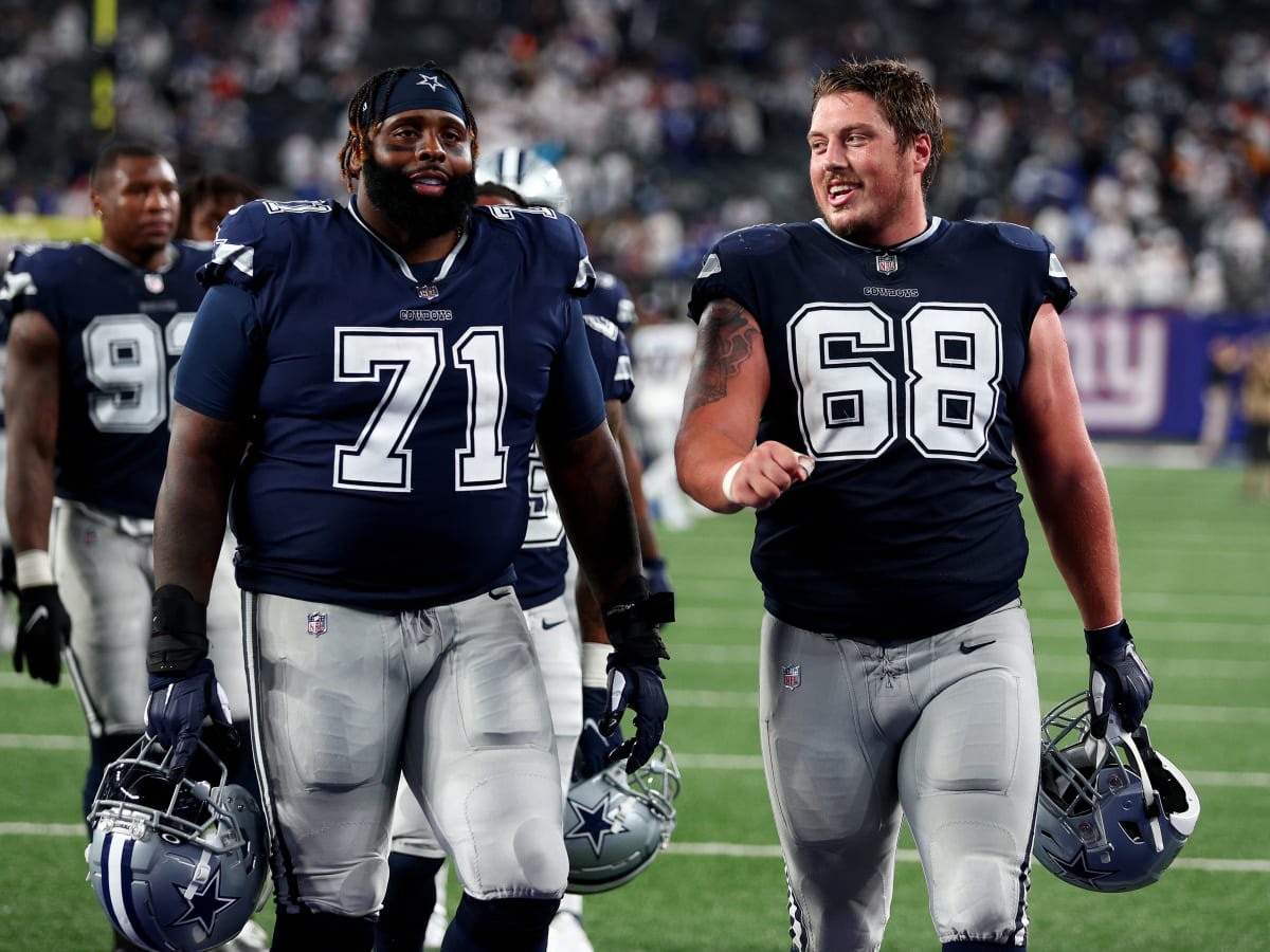 Cowboys LT Jason Peters checks out of game with hip injury