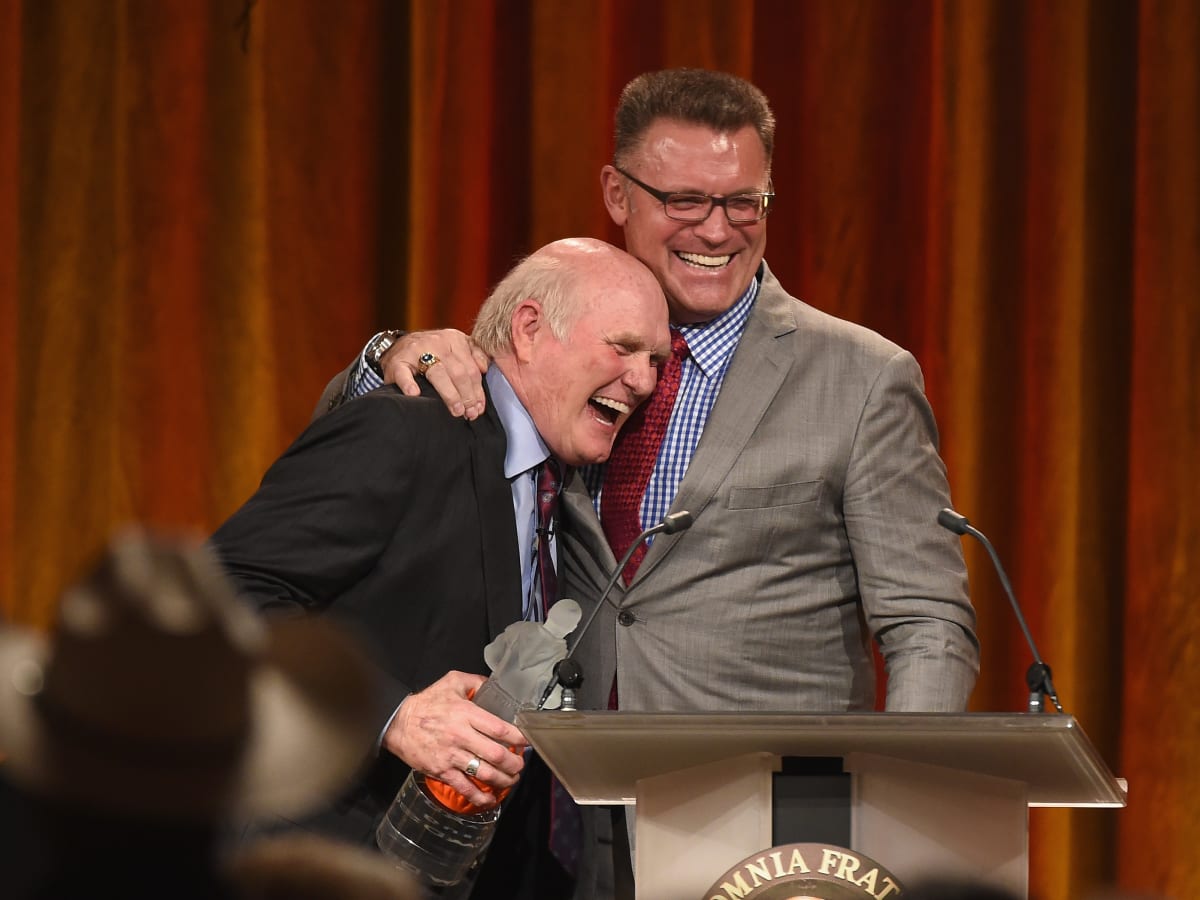 NFL analyst Howie Long attends the Friars Club Roast of Terry