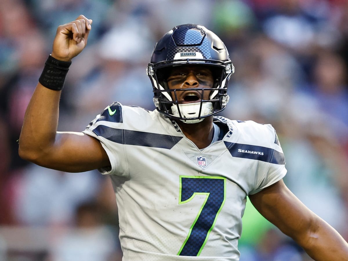 NFL World Reacts To The Seahawks' Thursday Uniform - The Spun