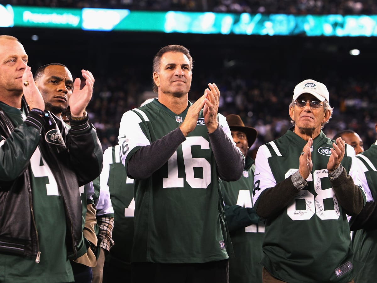 Vinny Testaverde Is Trending After Aaron Rodgers Got Hurt Monday