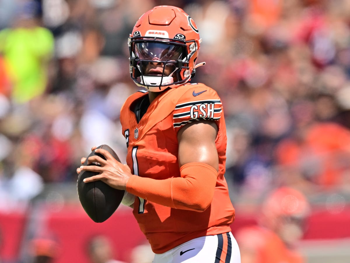 Chicago Bears fans react to Tampa Bay loss, Justin Fields' game play