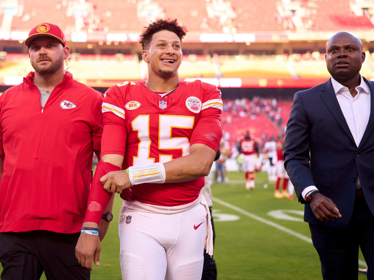 Chiefs INSTANT Reaction & News After CRUSHING Bears  Patrick Mahomes  Injury, Taylor Swift Rumors 