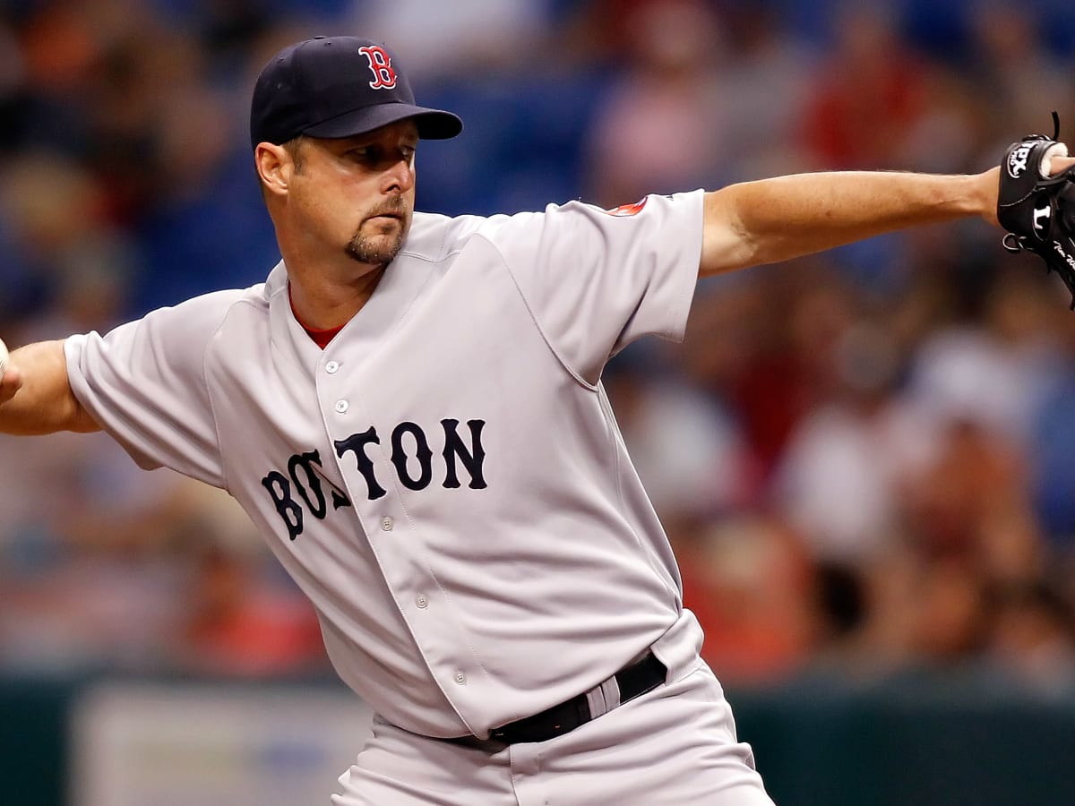 Tim Wakefield, Red Sox knuckleball pitcher and World Series champ