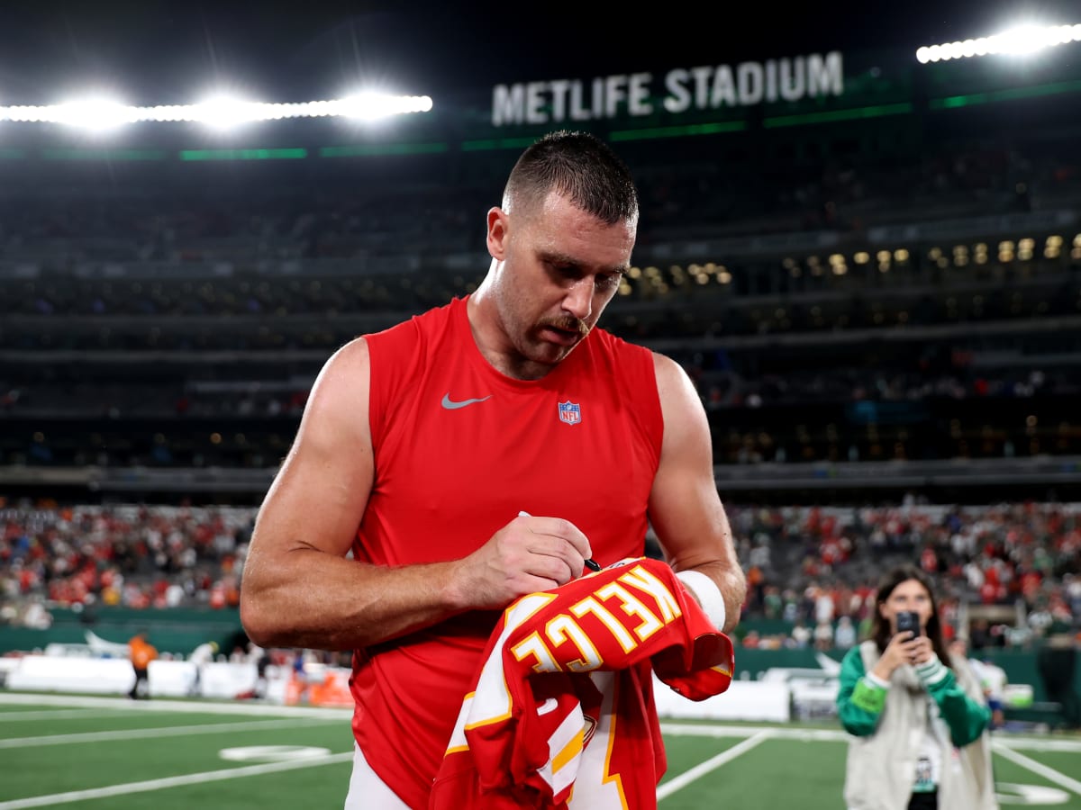 NFL Fans React To Travis Kelce's Postgame Admission Sunday - The